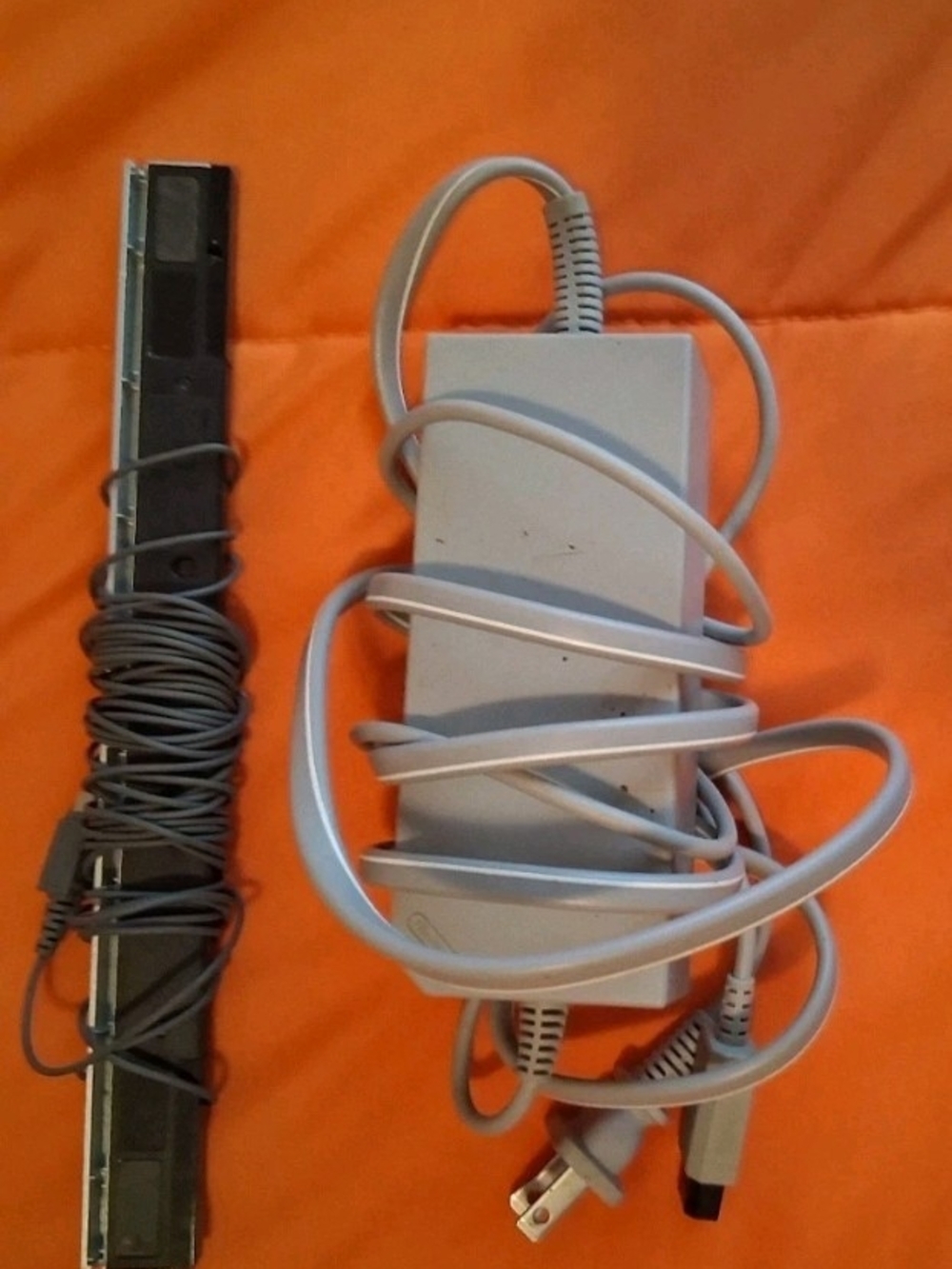 Nintendo Wii RVL-001(USA) White Console Bundle w/ Remote Nunchuk Cables & Case - Picture 8 of 8